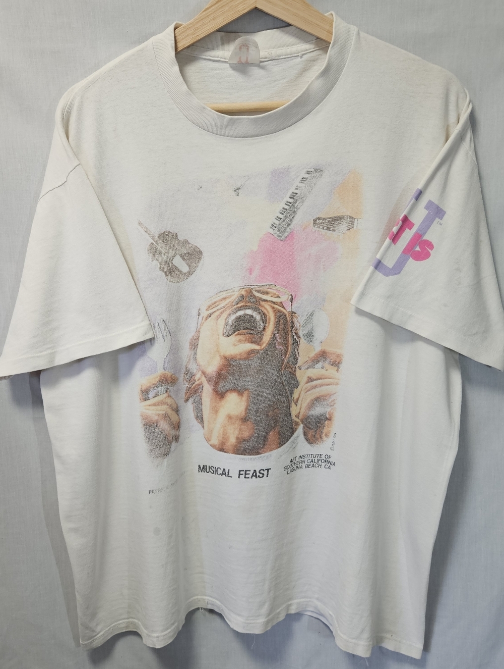 Uniqlo Rare White 'Musical Feast' Graphic Short Sleeve Tee Single Stitch sz L